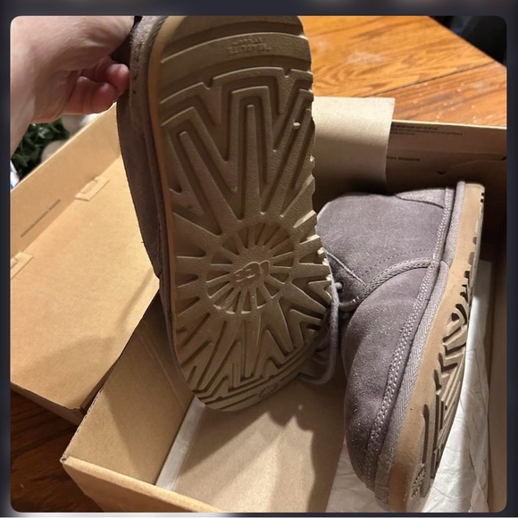 UGG Men's Charcoal Chukka Boots - Picture 2 of 8